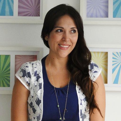 Diseñadora y Co-Founder en #afmarket, experta en #bodas y blogger en #CafeNovias. Emprendedora. Business/Brand Strategist.