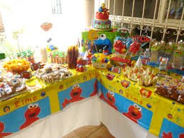 Nada mejor que un sano y delicioso buffet infantil preparado por Fiestas Felices. No te compliques con los bocaditos, nosotros te organizamos todo...