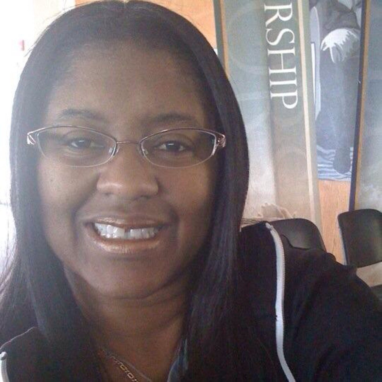 Fem, Married, God Fearing MS Warrior, Stay at home Mother, I love helping people, feedng the homeless, playing online and iPhone games, readng.