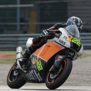 Wij zijn een professioneel ingesteld motorraceteam in de Supermono klasse. Ons team bestaat geheel uit studenten van de HTS·Autotechniek Arnhem.