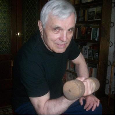 84 года, образование высшее. Секреты моего активного долголетия: 
https://t.co/h2Vgrv7NoL.