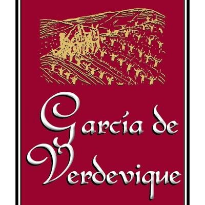 Vinos con carácter y elegancia producidos a más de 1200 metros de altitud, donde el sol madura la uva mirando al Mulhacen y al Mediterráneo.