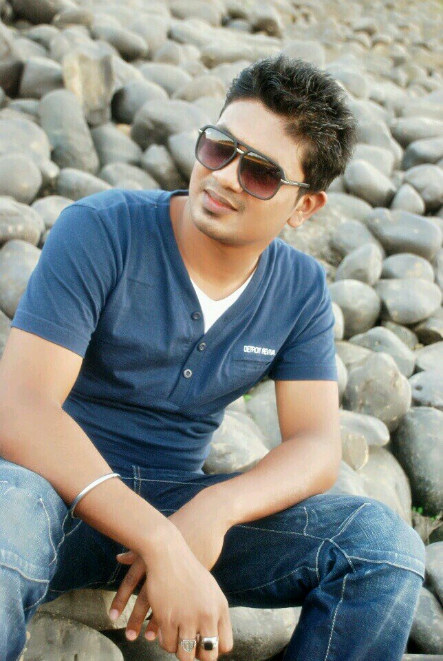 ahh..simple,single ♥♥♥ bangalii,sylhety boy.5ft 11''... okee :)