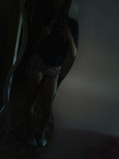 ♡Pequeña Imperfecta♡Rara? llamame diferente♡Cabrona? solo piso fuerte y dejo huella♡Celosa? Solo cuido lo qe es mio ♡Perfecta? no unica si♥