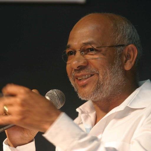 Sou professor de profissão e opção (tão desvalorizado no Brasil) Aposentado: TRABALHO EM CASA e te convido: http://t.co/2fVc4fpNXc 
https://t.co/x4Odf6urXN