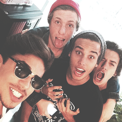 PromotingP9's profile picture. Twitter para promover a P9 no mundo. (25% follows) / follow the band: @p9