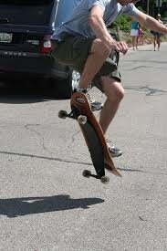 hola hola. tengo 17 años estudio en uvm me encanta el skateboard y andar con mis amigos.