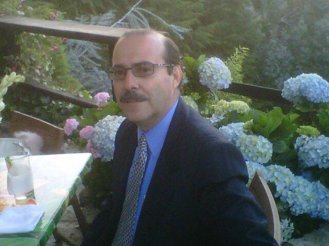 RChalbaudB's profile picture. Abogado. Apasionado al deporte