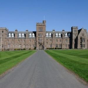Welcome to Sinclair Academy. A boarding school that's filled with your stereotypical students divided into social groups