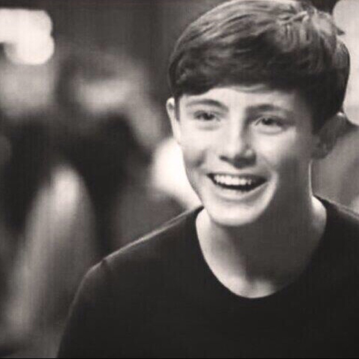 James smith♡ A follow from my baby would be just oh my! I follow back x