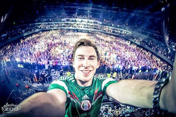 Oficial fanpage of panama, followed us 18 january 2014. BEST DJ IN PANAMA 10 JANUARY 2014 - we loves you @HARDWELL
