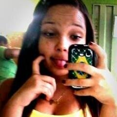 Soou a garotiinha impeerfeita,aqueela queê choora de dor,aqueêla queê ja sofreu poor amor,aqueêla que sabee se arrepender *-*