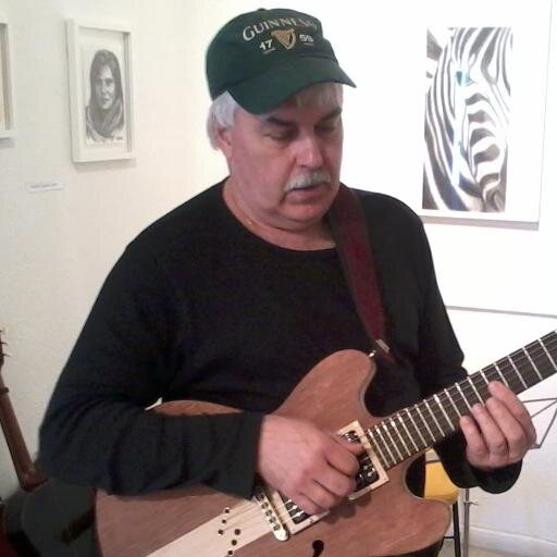 raspacuerdas's profile picture. Espectador por la vida  , oyente de las ranas  bucólicas, deambulante entre jaramagos  y sentador de piedras. Por las noches tranquilidad…