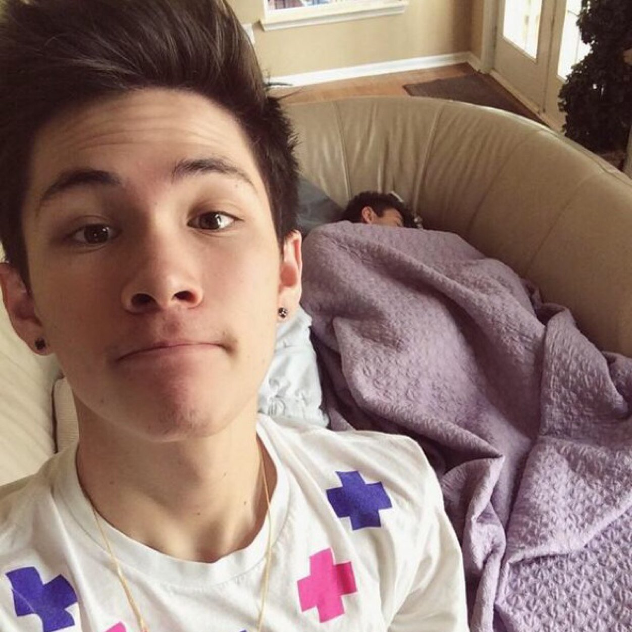 since i gave you a free follow, please follow @preachshawn