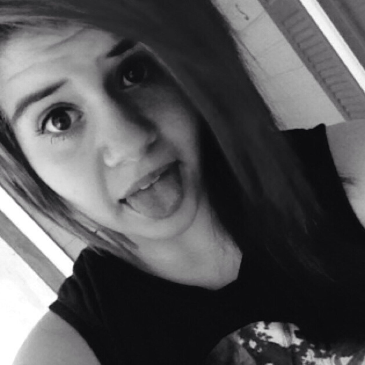 aggressively tries to be cute