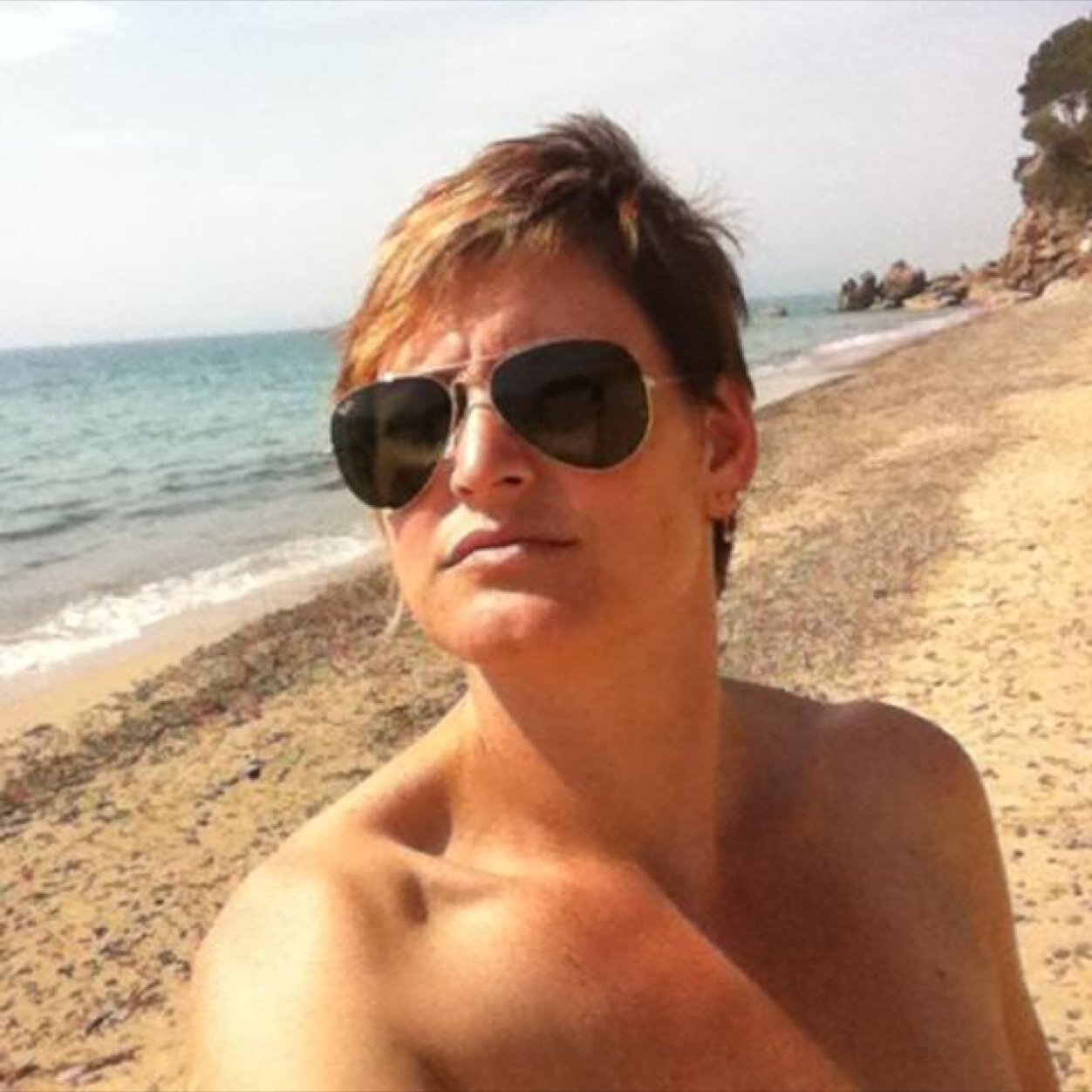 Mare, treballadora, ex-nadadora.Pero lluitant cada dia amb el #neuroestimuladormedular. #independentista.Gora Euskal Herria askatuta! Catalunya lliure!