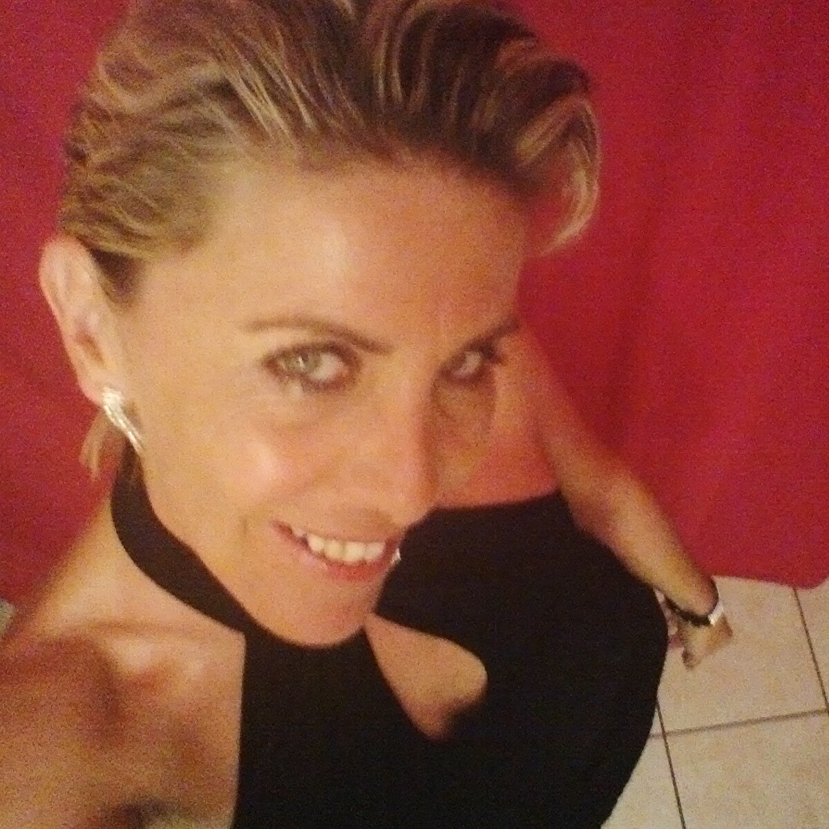 I m a Single-banker-Mother. From Belgium to the Caribbean, I am trying to live my life to the fullest. My motto Carpe Diem.