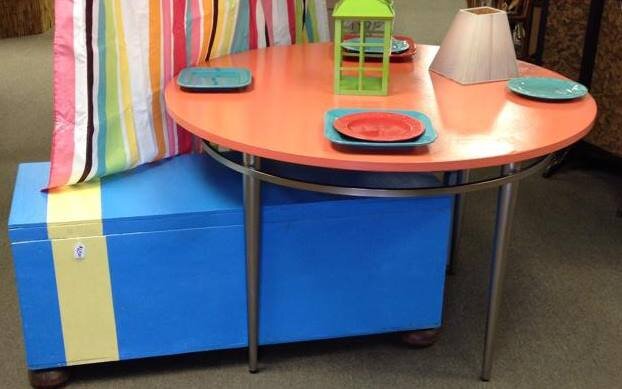 DrevoLaska's profile picture. Devo Laska means “For the Love of Wood” and perfectly describes how we feel about what we do. #Upcycle #Rebuild #Refinish