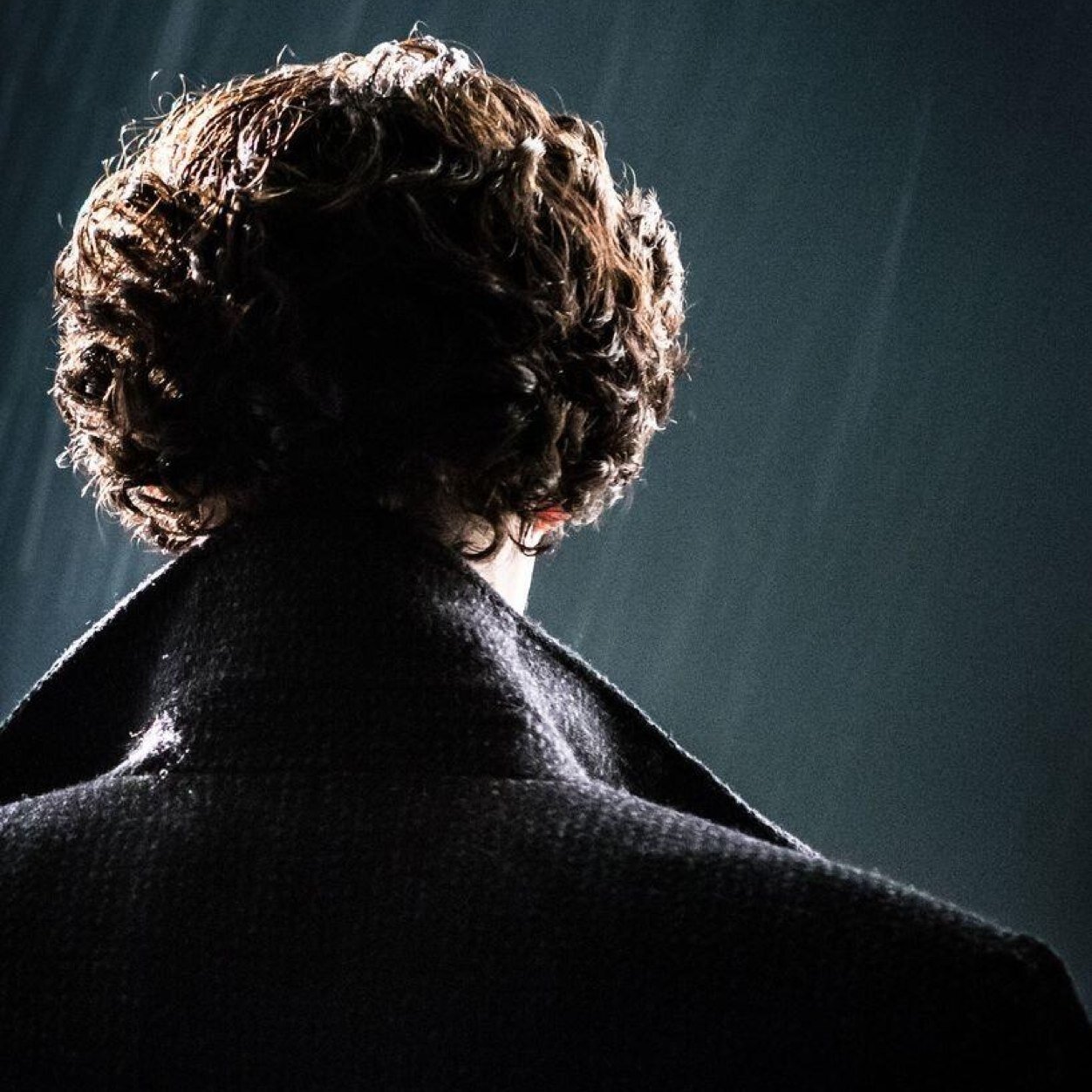 “My life is spent in one long effort to escape from the commonplaces of existence.” The one and only consulting detective. [#Sherlock #RP]