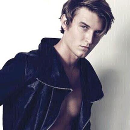 Josh1Swift's profile picture. (RP DRARRY)unemployed  in Romania. Gay Switch. Master of Bobby. Possessive