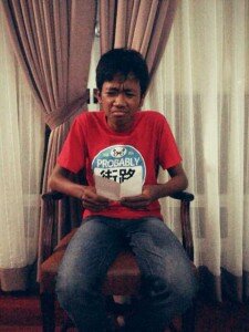 penikmat karya dan selalu menikmati karya dari bang @yudhakhel . suka naik kereta tapi di atap  . 30 April 2014