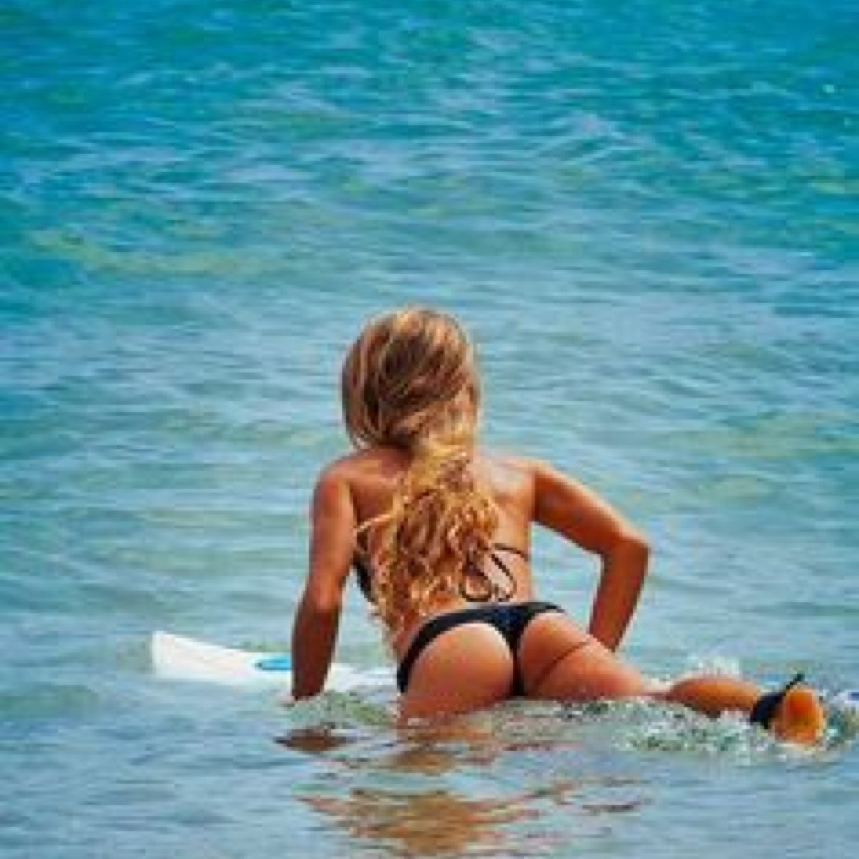 Signed Surfer & Model. Travelling is my love. Travelling is my life. Originally from Australia. Currently in Cali. Rolling with the good vibes♡ TILIAH•M=MY FAV♡