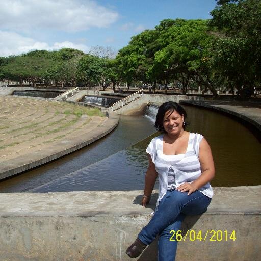 danieljohanne's profile picture. Profesional, trabajadora, feliz madre soltera y eterna enamorada del amor!  En búsqueda de la superación personal ★