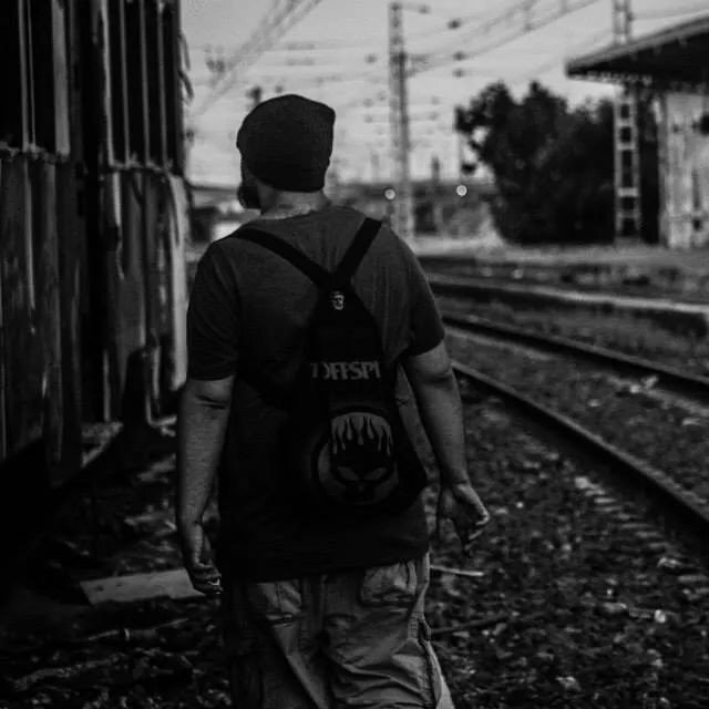 Escritor, Dj a tiempo libre, creador de videojuegos y el contramaestre en @ElFindelMundoRa. Sigue a @NooDream_Djs y nuestra Sound System @soundoffreedoms
