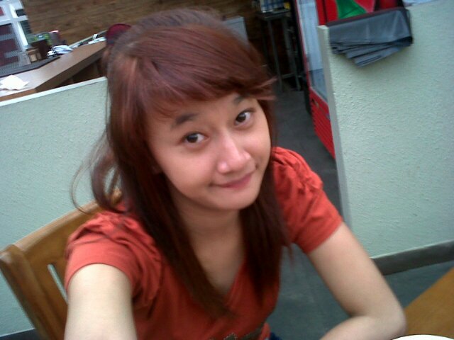 rinaarisyana's profile picture. 