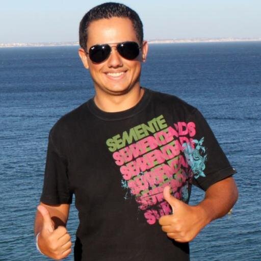 Web Developer e programador nas horas vagas a terminar a Lic. Engenharia Informática. Amante das novas tecnologias e gosto pela boa Música, Fotografia e Viagens