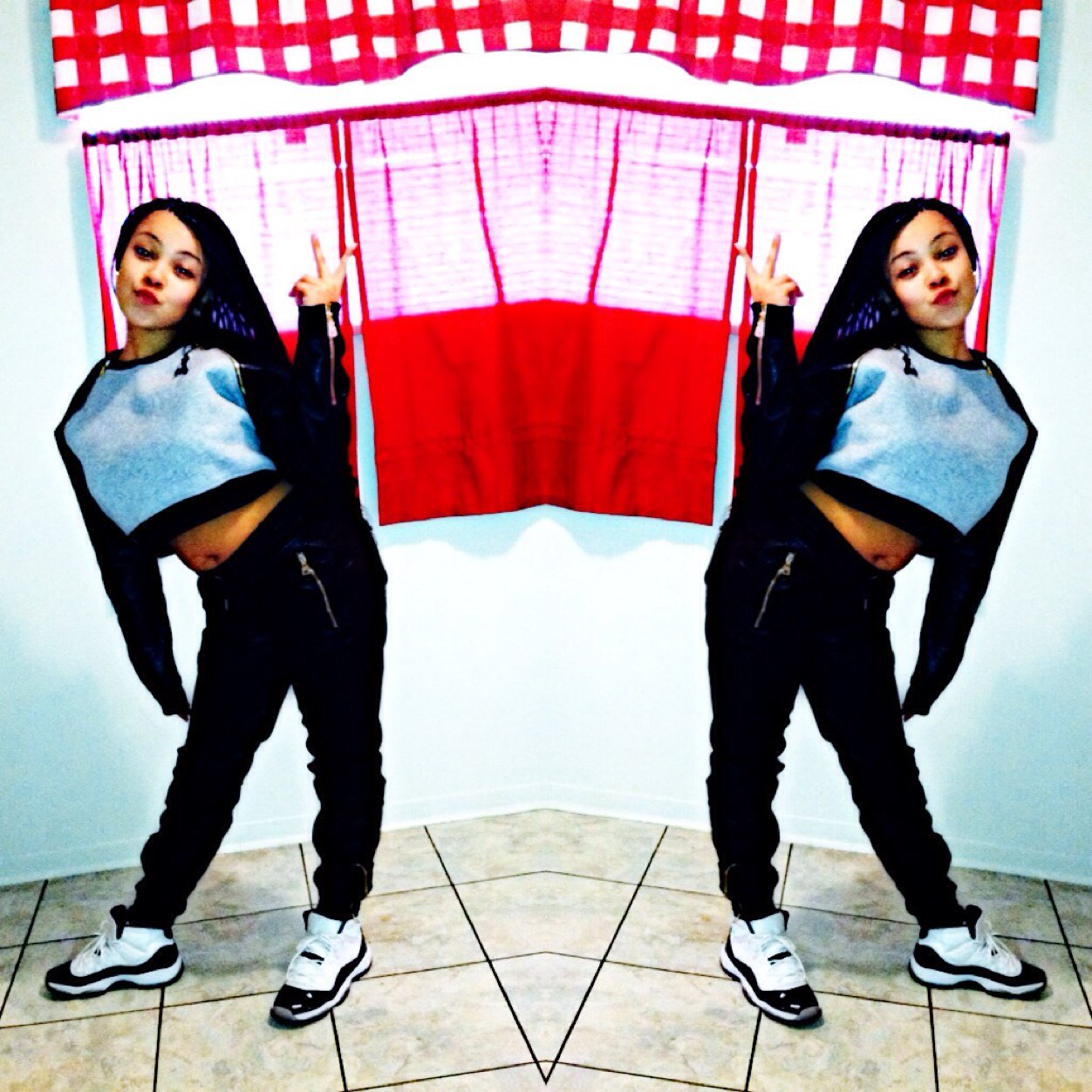 Hey It's Cece , I'm Cute , Follow Me.. But Uh Yea Help Me Get My Followers Up Or Whatever ✌️