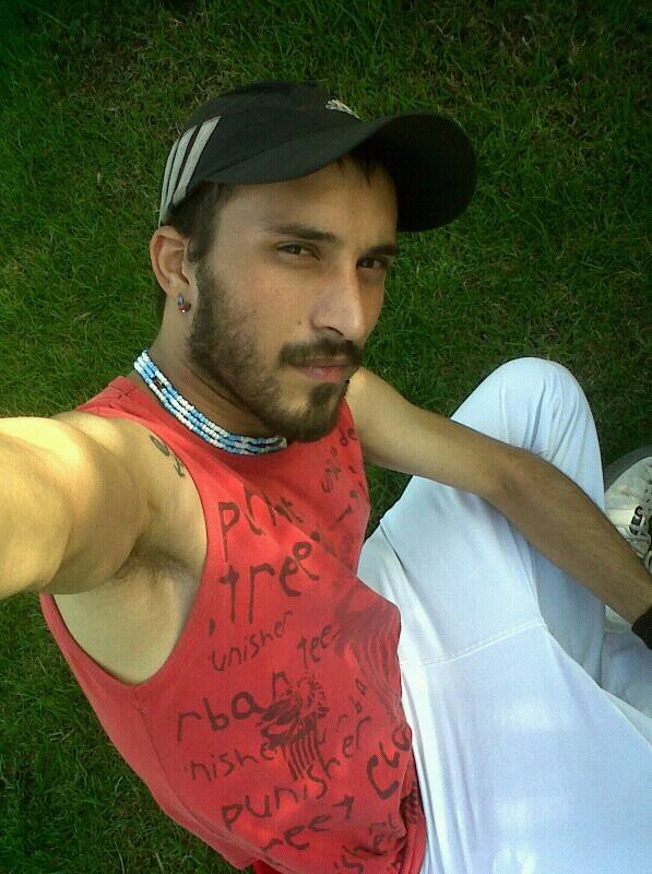 me llamo leonardo fabian uturbey rodriguez, naci el 16 de abril del 1990,