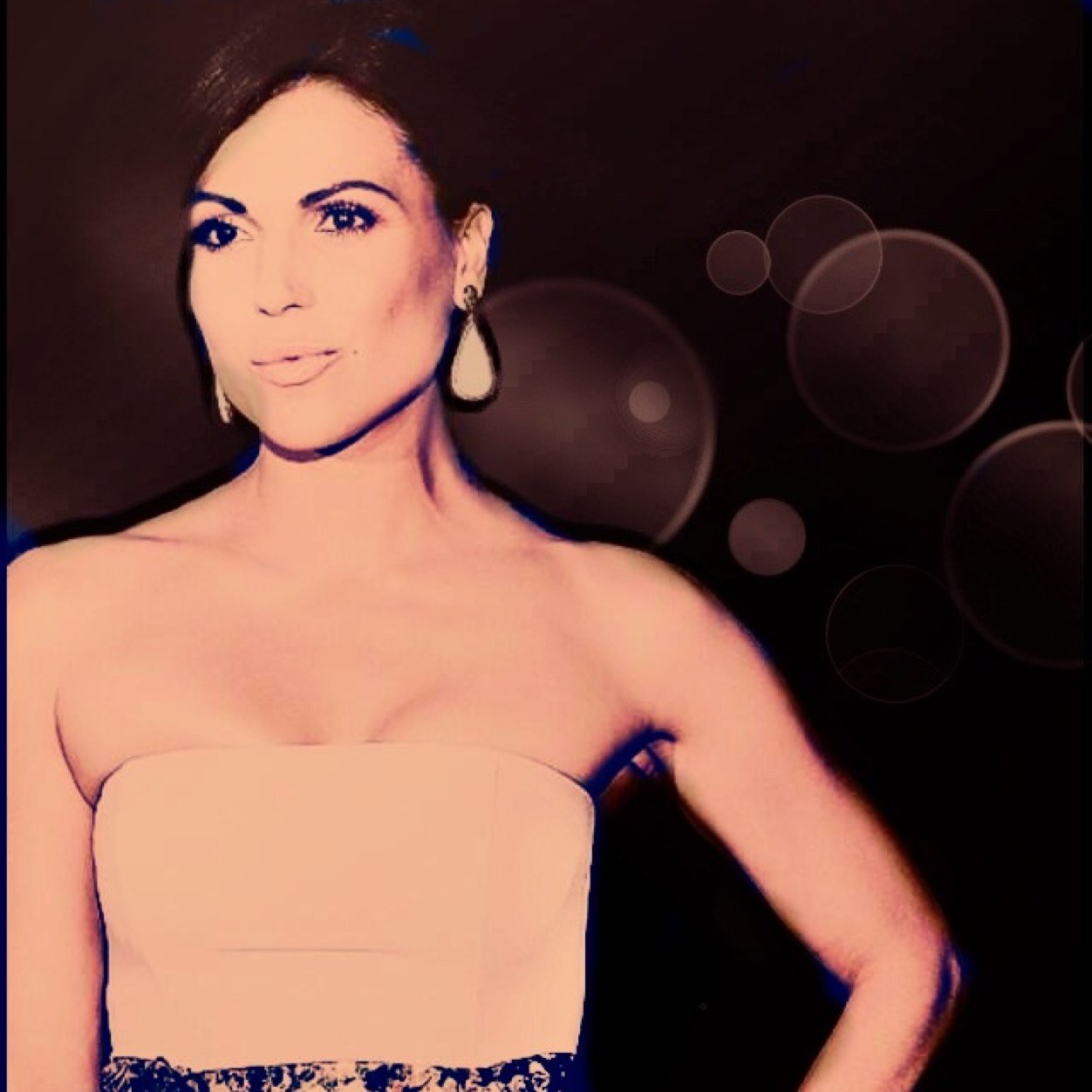 TheOtherMills's profile picture. Twin to @Regina_ouat . Magic is apart of me. #OUAT #RP {18+}