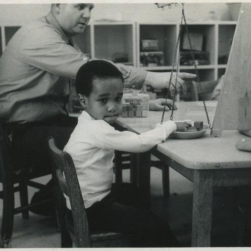 smythe1911's profile picture. ARTISTS – create 
GALLERIES – support / nurture 
CRITICS -  celebrate / castrate 
MUSEUMS – establish / validate 
COLLECTORS – support