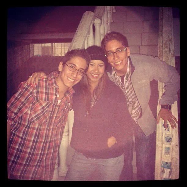 Venezolano. Joven luchador, entusiasta y alegre. Futuro Odontólogo. Creyente en Dios y humildad de la gente!!!...