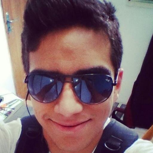Cantor e Compositor Chris Souza!, 17 anos https://t.co/u0mEQYk3CC
