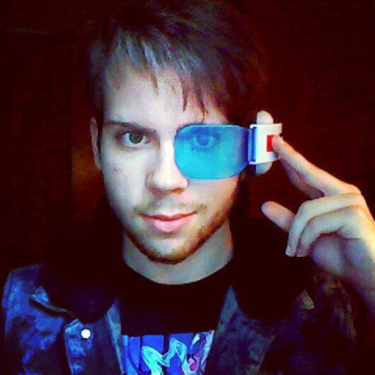 ksilocust's profile picture. I only have twitter to creep on internet celebrities, directors or game developers.