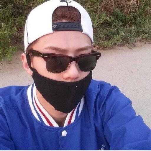 อันยอง~~เราชื่ออีฟน้าา เมนหลักเซฮุน เมนรองเฉิน ชิปฮุนฮาน คริสเลย์ ปีนี้ 13 (น้อยไปป่ะตัวT^T)