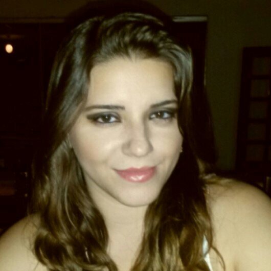 Estudante e sonhadora! Fé para a vida e paz para a alma.