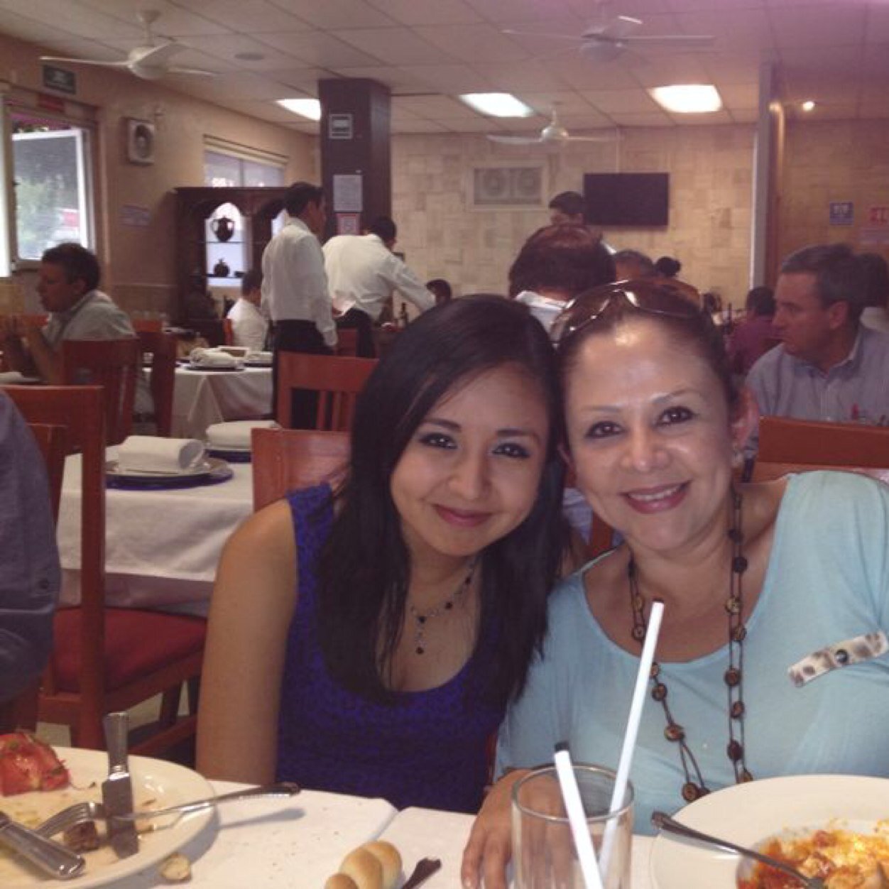 karliis_sanchez's profile picture. follow me and I follow you ;)