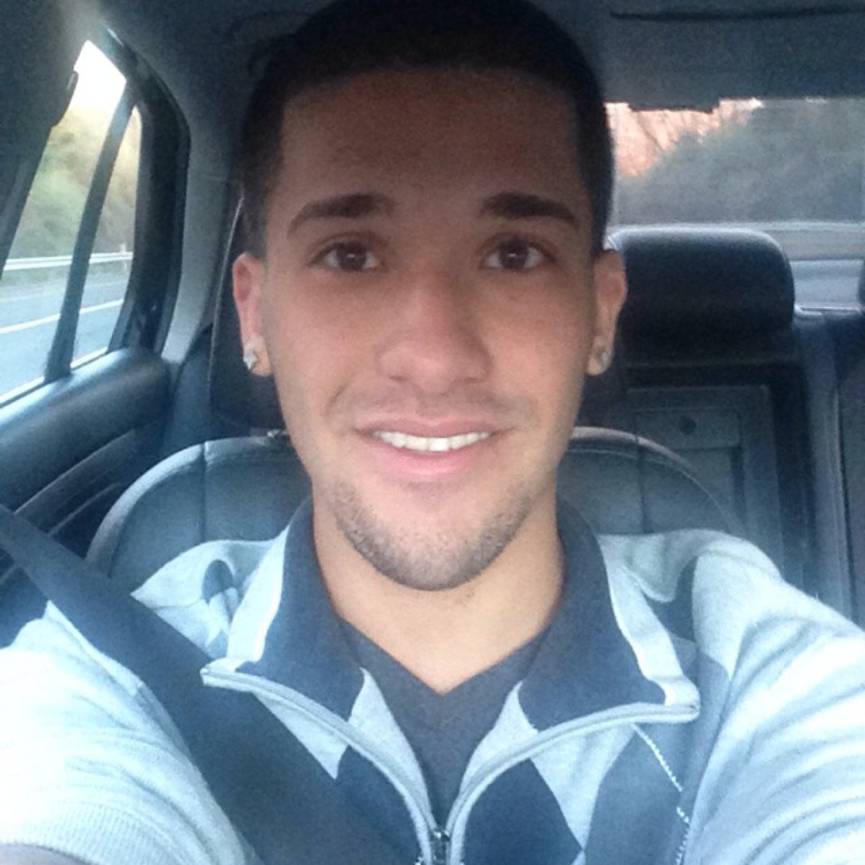 hec_rockz's profile picture. Insta: hector_1203, Rican, 19 ♐️