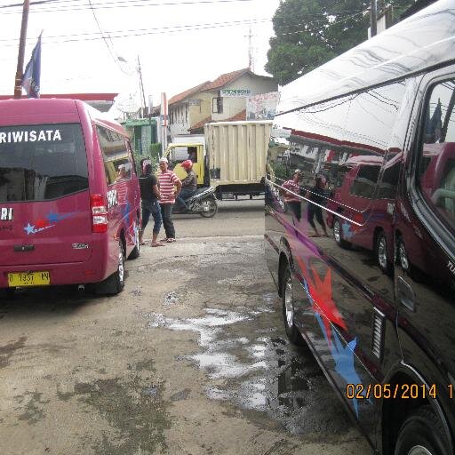 jasa sewa/charter microbus ELF/HINO pariwisata, fasilitas AC,TV,DVD,REACL SEAT, harga bersabat