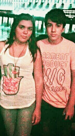 Hola :') . Gracias por seguirme y sí no me seguís seguime carajo ♡ . Luan Santana :$.
