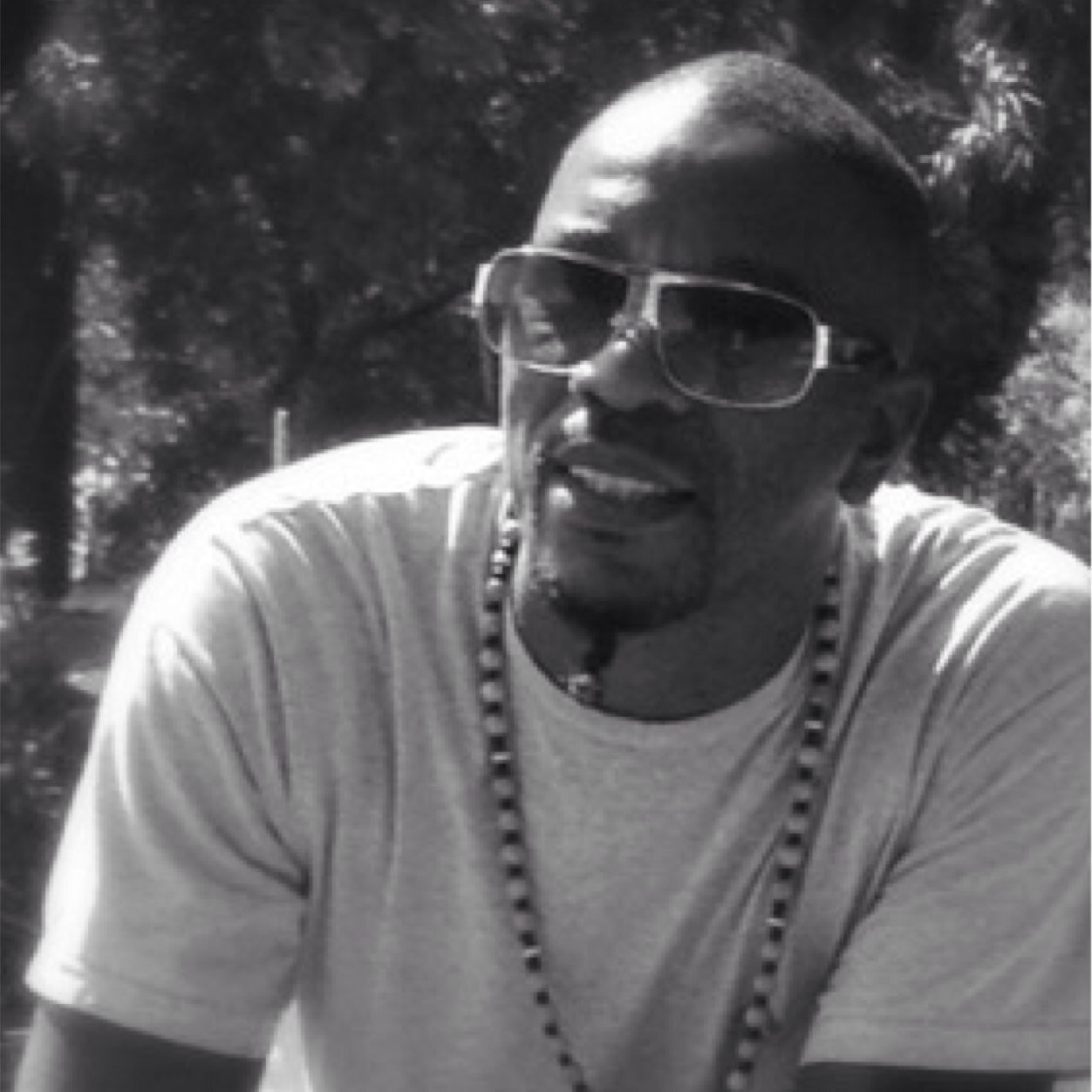Singer / Songwriter / Youth worker.. Check out my Reggae Website http://t.co/tGiBavKBak follow me & see where my music takes you..