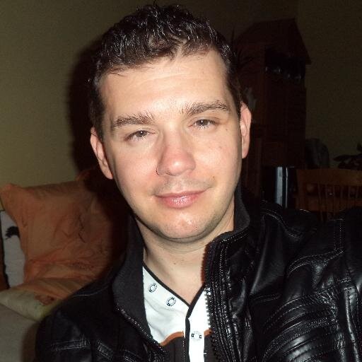 „Követnék egy Budapesti nőt aki követnek :) talán meg is találhatnám ha szeretné. :)”
Egyedülálló 175cm,barna szem, barna haj, mosolygós beszédes pasi. :) KZ