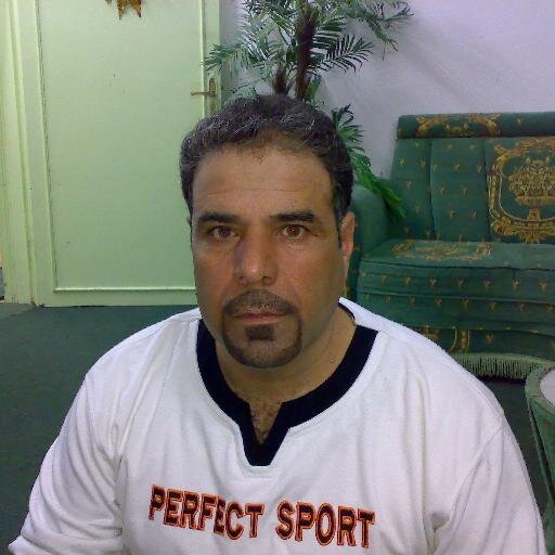أن تضيء شمعةً صغيرةً خير لك من أن تنفق عمرك تلعن الظلام.