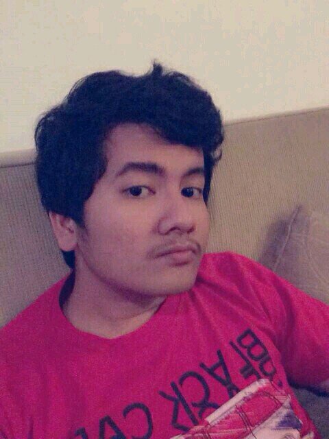 Allah gak ingin aku bahagia, Allah ingin aku kuat. Make me your bestfriend. instagram & snapchat: repull.