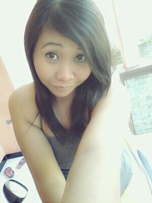Jadi diri sendiri itu lbh baik == apa ada'nya ....
 ttep semangat 'n keep smile... ;-)