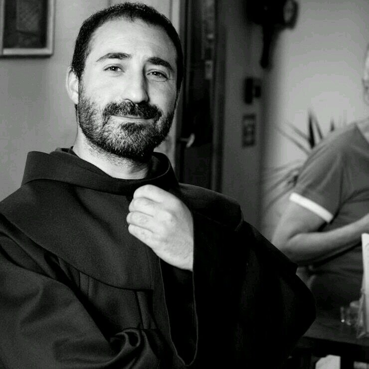 frateAndrea's profile picture. frate minore francescano, pellegrino per il mondo, particolarmente "Napoletano"
Paz y bien e #ForzaNapoliSempre!