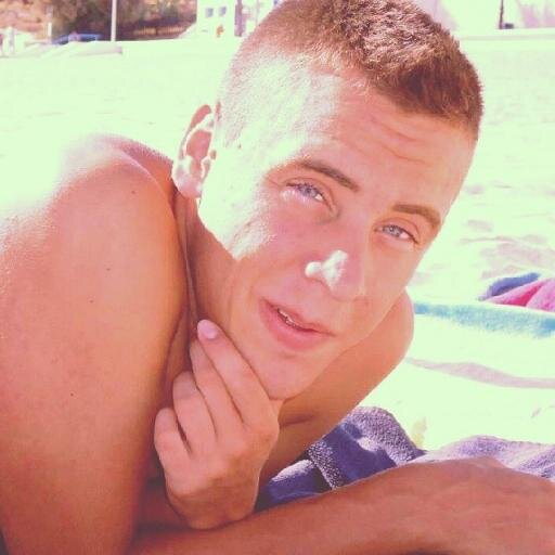 pablofrontela's profile picture. ir de discoteca ,escuchar musica ,ir al cine. hacer bmx